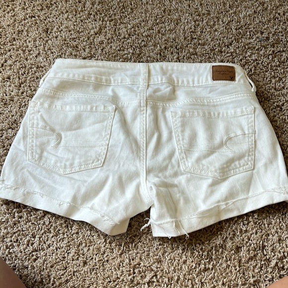 American eagle shorts color white, size 6 - Picture 4 of 4